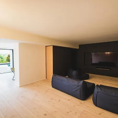 Sleeps 10 Pool Air Con Wifi Villa