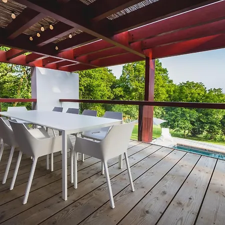 Sleeps 10 Pool Air Con Wifi Ahetze